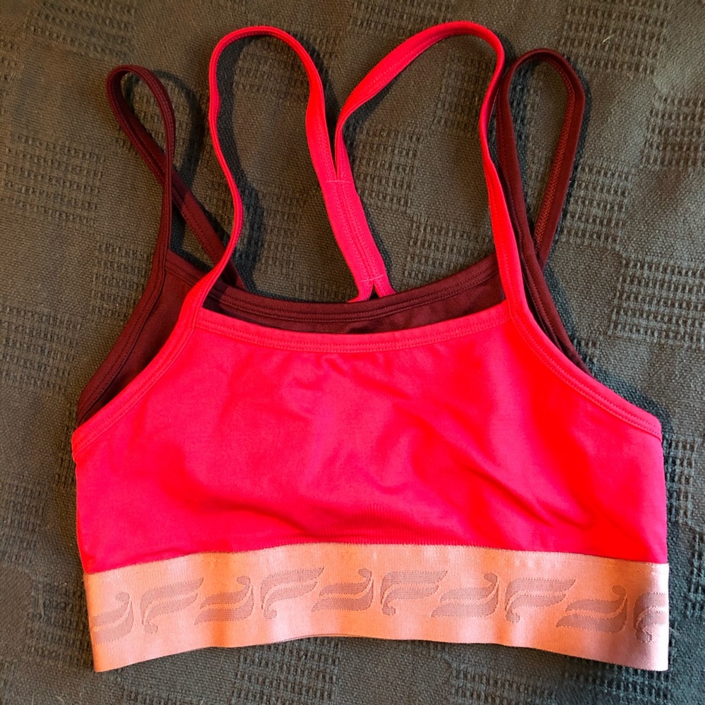 Fabletics Poppy Seamless Sports Bra